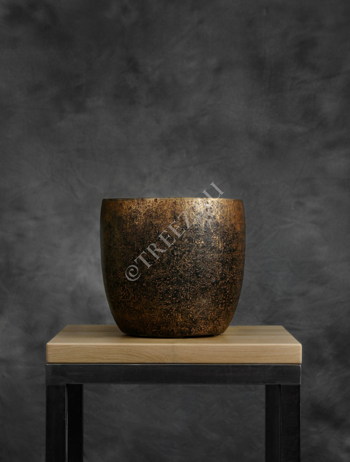 Кашпо TREEZ Effectory - Metal - Конус-чаша - Rough с золотой патиной фото